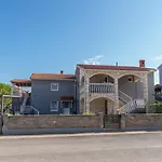 Apartman Limia *